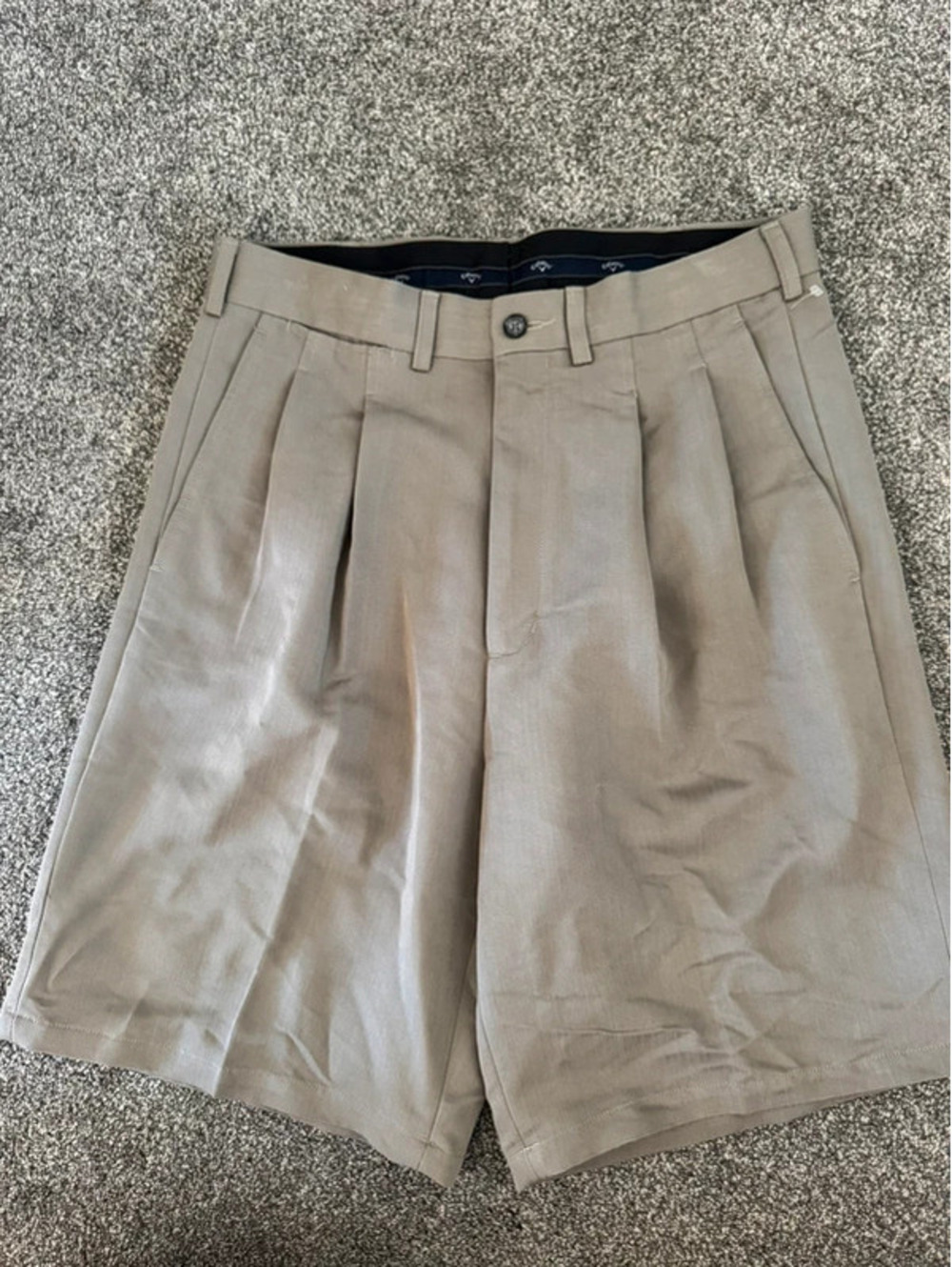 Men’s Callaway tan golf shorts size 32